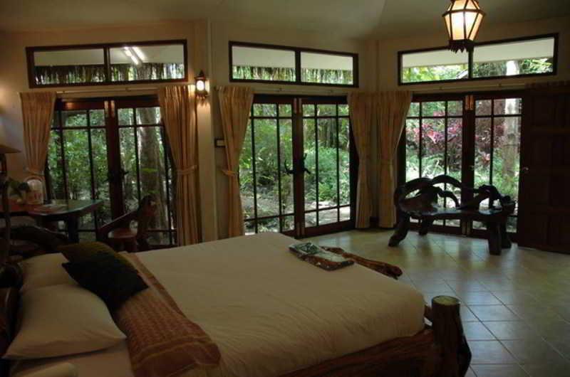 Momchailai Forest Retreat Kanchanaburi Ngoại thất bức ảnh
